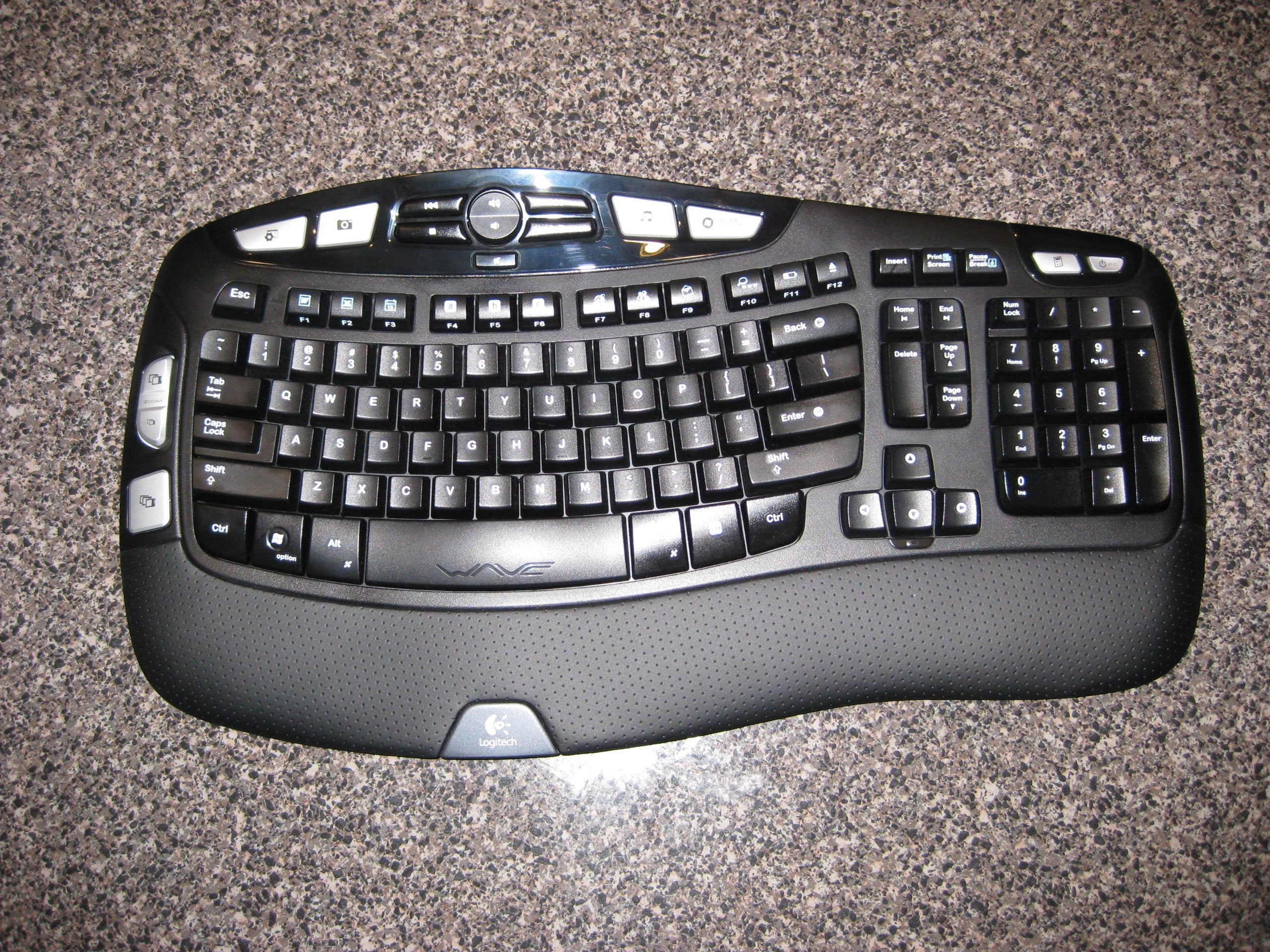 Logitech Cordless Keyboard - Wii